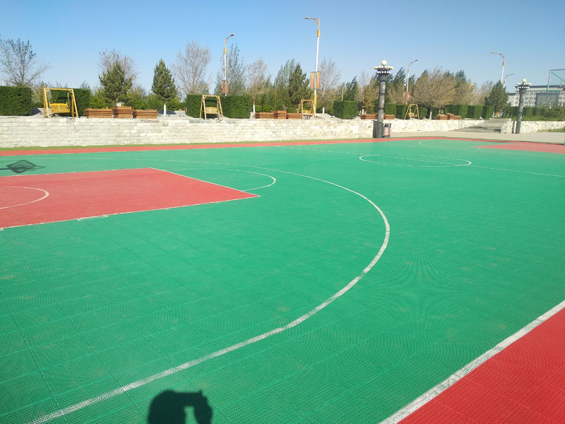 塑料懸浮式拼裝地板生產(chǎn)